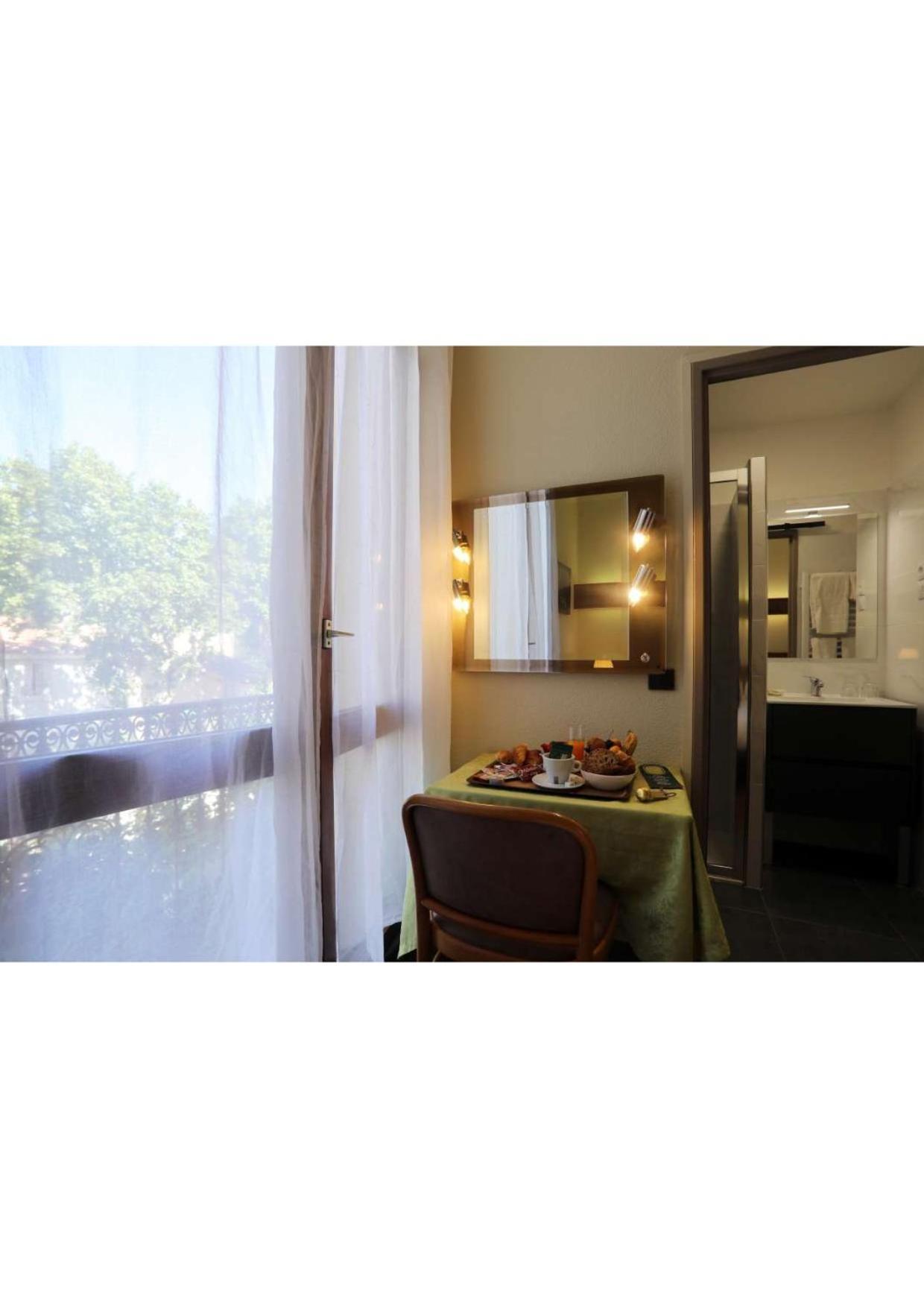 Hotel Belleville Ламалу-ле-Бен Экстерьер фото